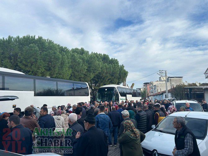 Akhisar dan Umre Kafilesi dualarla uğurlandı